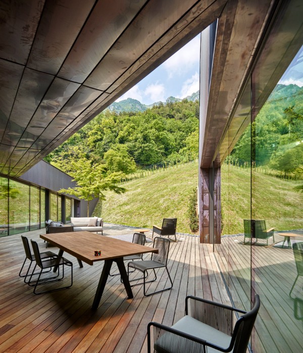 Alps Villa by Camillo Botticini Architetto