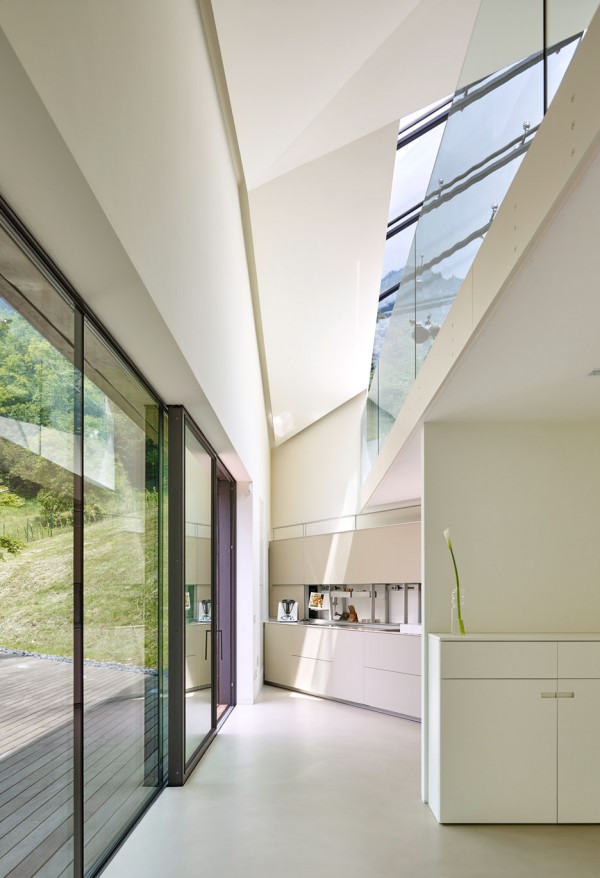 Alps Villa by Camillo Botticini Architetto