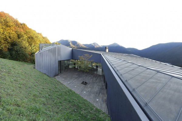 Alps Villa by Camillo Botticini Architetto