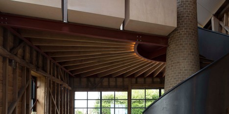 Liddicoat & Goldhill transforms an 18th-century barn into an English countryside home