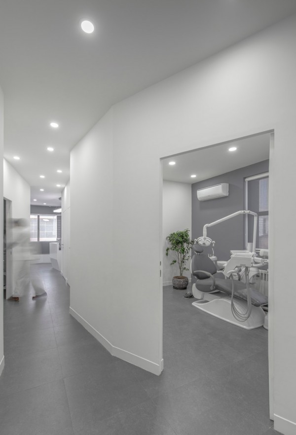 Arad Dental Clinic by Ayeneh Office