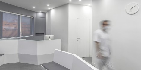 Arad Dental Clinic by Ayeneh Office