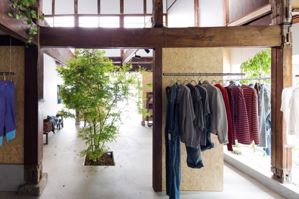 Bankara vintage clothing store by Manabu Okano