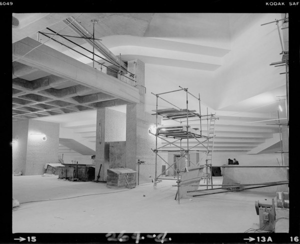 Building the Brutal, Barbican construction images by Peter Bloomfield