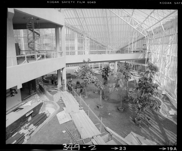 Building the Brutal, Barbican construction images by Peter Bloomfield