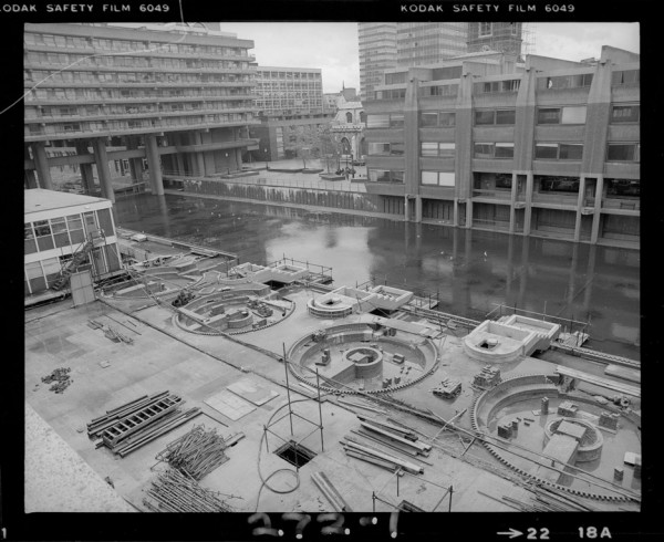 Building the Brutal, Barbican construction images by Peter Bloomfield
