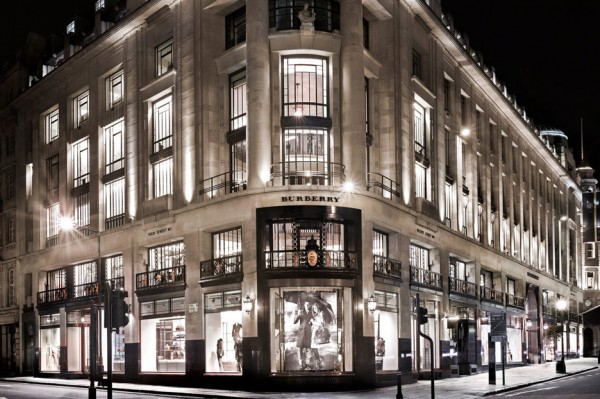 Burberry to sell its collections straight from the catwalk