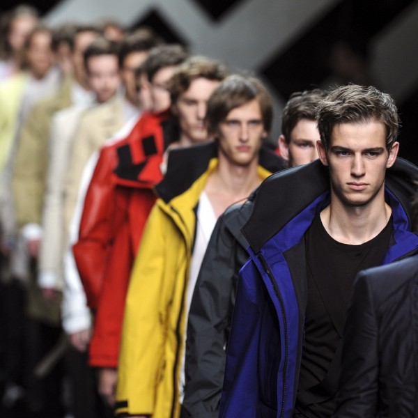 Burberry to sell its collections straight from the catwalk