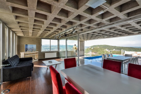 En La Cuesta House by Agustin Lozada