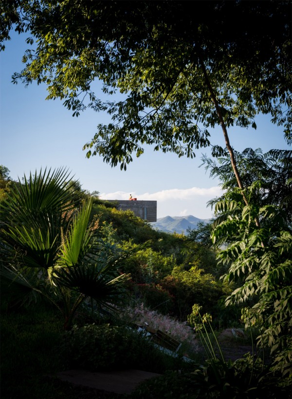 En La Cuesta House by Agustin Lozada