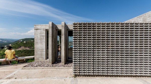 En La Cuesta House by Agustin Lozada