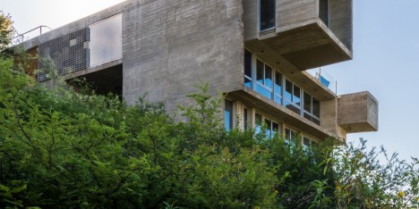 En La Cuesta House by Agustin Lozada