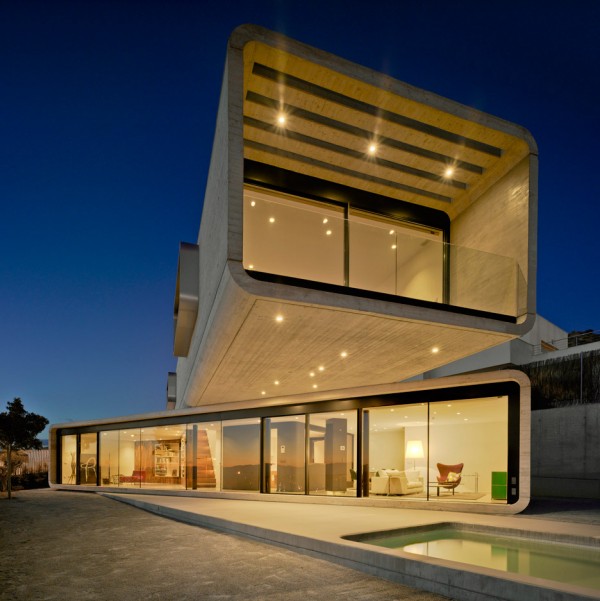 Crossed House by Clavel Arquitectos in Murcia, Spain