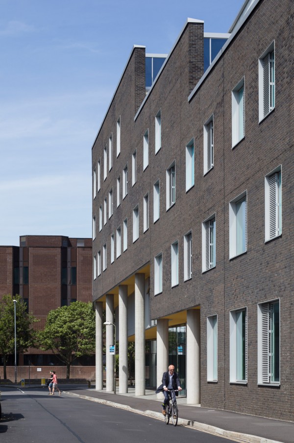 University of Portsmouth by Penoyre and Prasad