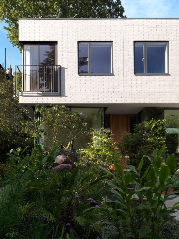 Garden House by Threefold