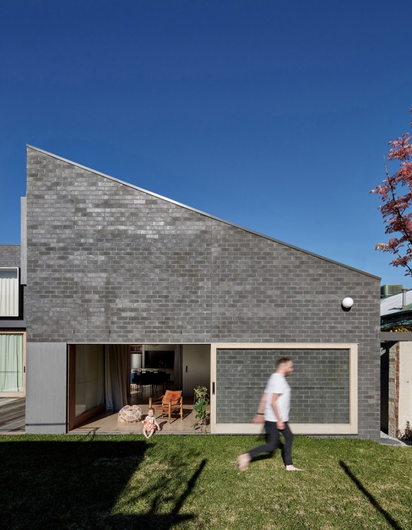 Hoddle House in Melbourne by Freadman White