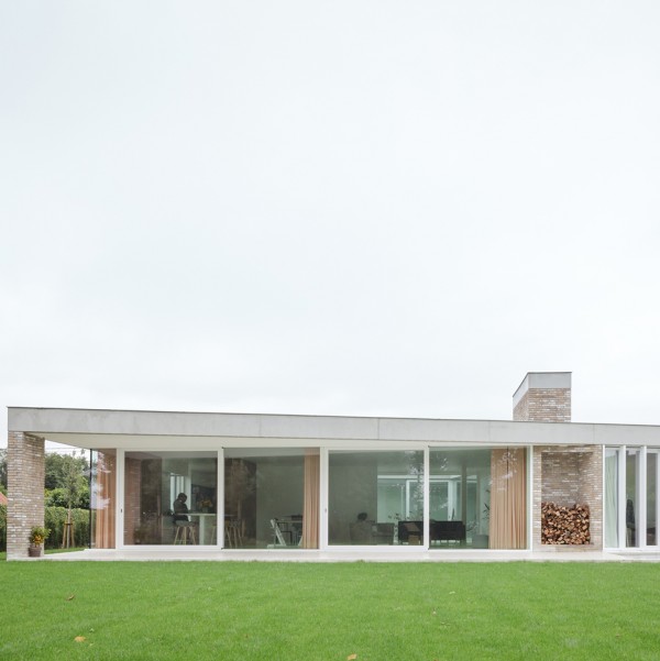 Wim Heylen’s brick and concrete bungalow references traditional countryside cottages