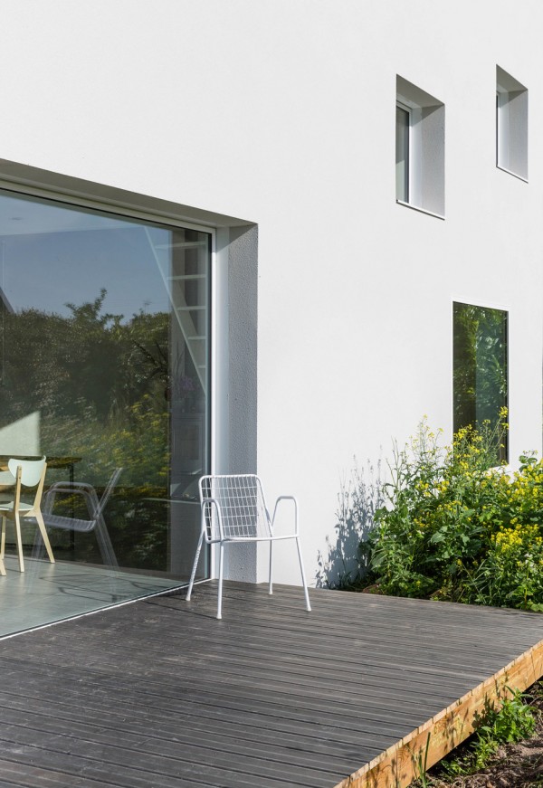 House for a Photographer by Studio Razavi