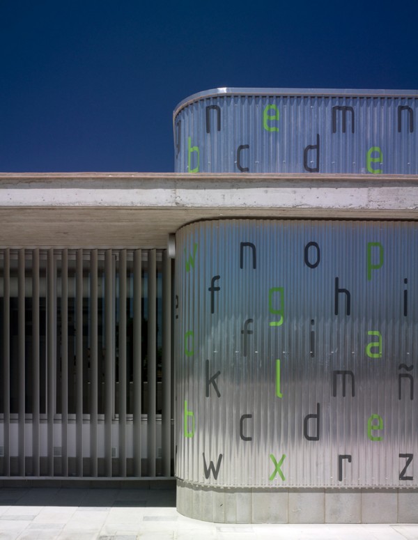 La Barrosa kindergarten by Gabriel Verd