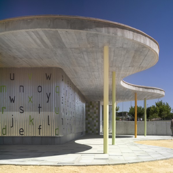 La Barrosa kindergarten by Gabriel Verd
