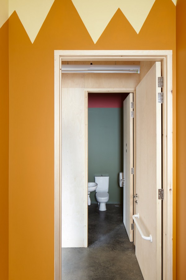 Little Hall at Prestwood Infant School by De Rosee Sa Architects