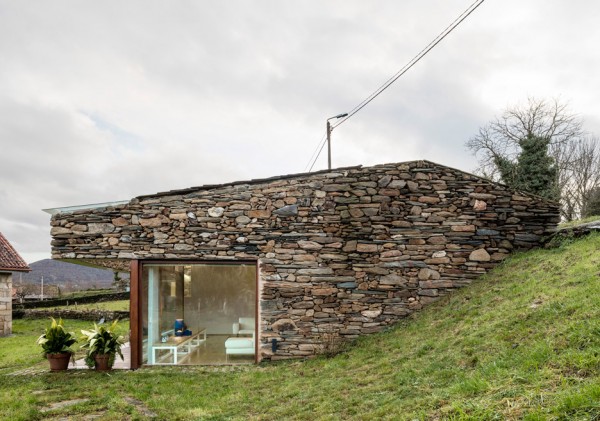 A Bodega by Cubus Arquitectura