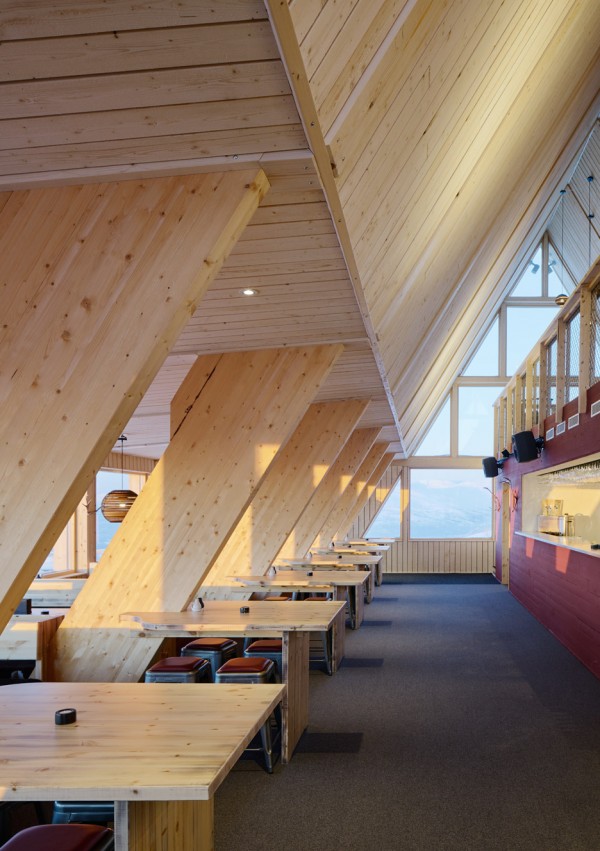 Mountain restaurant Björk in Hemavan by Murman Architects