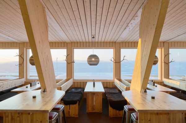 Mountain restaurant Björk in Hemavan by Murman Architects