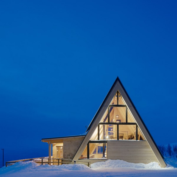 Mountain restaurant Björk in Hemavan by Murman Architects