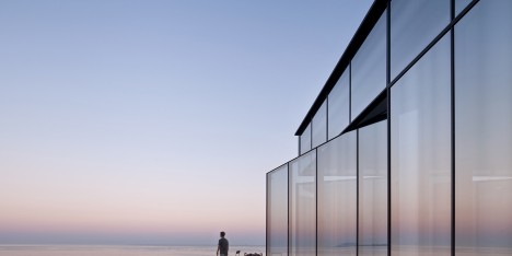 Platform Monsant by Platform a
