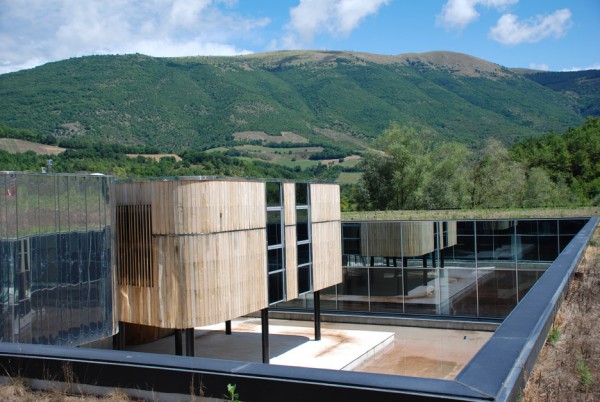Prosciutto factory by Enzo Eusebi + Partners
