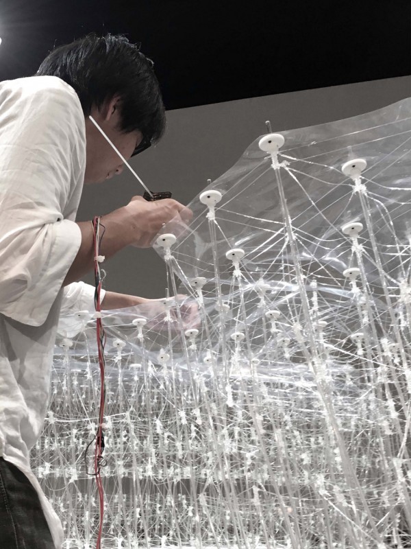 University of Tokyo students and Kengo Kuma have developed a 3D-printing pen that can create architectural structures