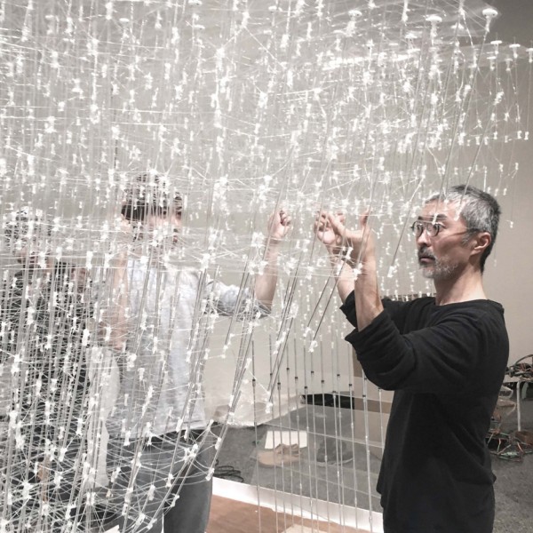 Tokyo university students create “drawn-in-place” architecture using a 3D-printing pen