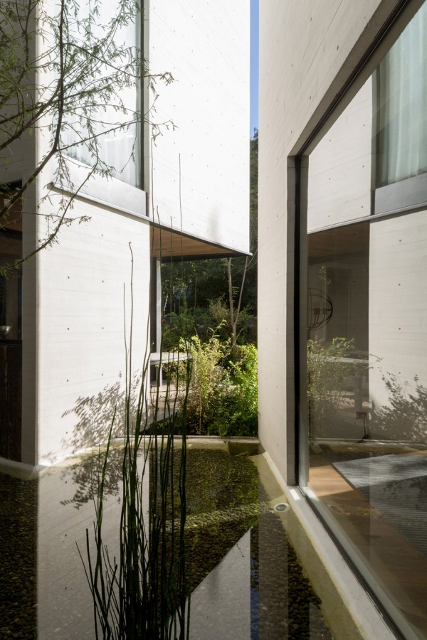 S House by Taller Hector Barroso