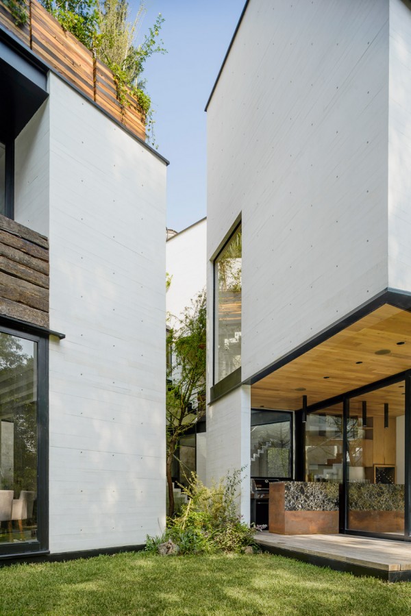 S House by Taller Hector Barroso