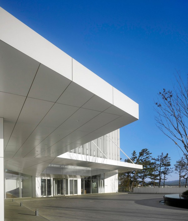 Seamarq Hotel in Gagneung, South Korea by Richard Meier and Partners