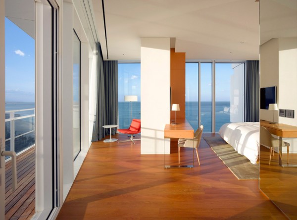 Seamarq Hotel in Gagneung, South Korea by Richard Meier and Partners