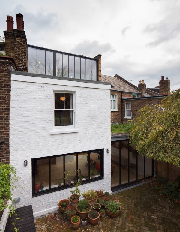 Shepherds Bush House by Studio 30