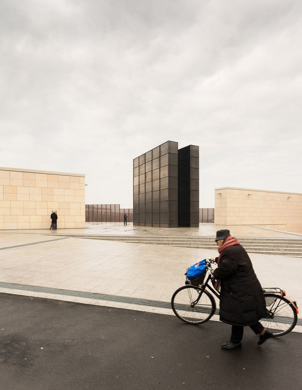 Shoah Memorial in Bologna by SET Architects