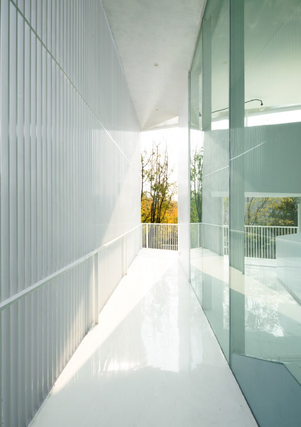 Shunyi House in Beijing by reMIX Studio