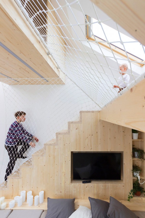 Sleep and play interior by Ruetemple in Moscow Russia
