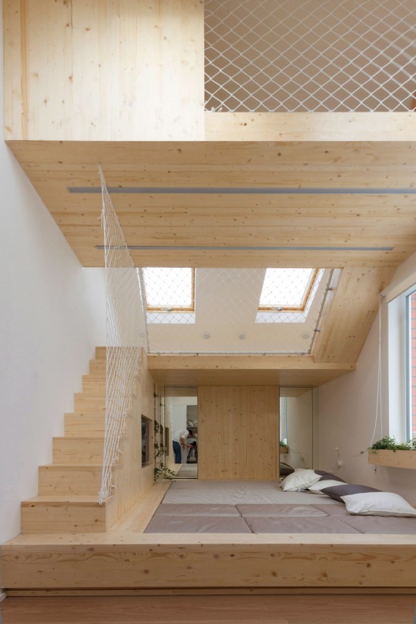 Sleep and play interior by Ruetemple in Moscow Russia