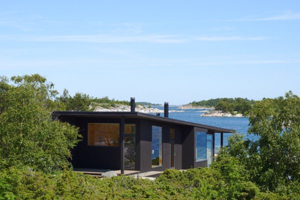 Small houses far out in the archipelago of Stockholm by Margen Wigow Arkitektkontor