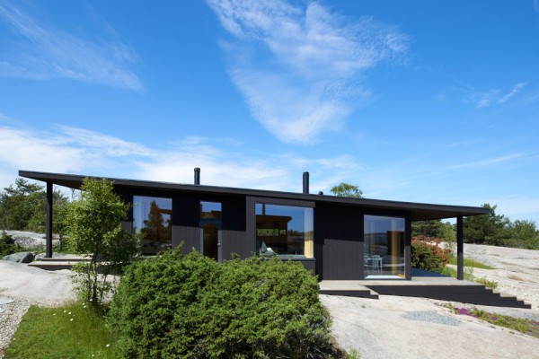 Small houses far out in the archipelago of Stockholm by Margen Wigow Arkitektkontor