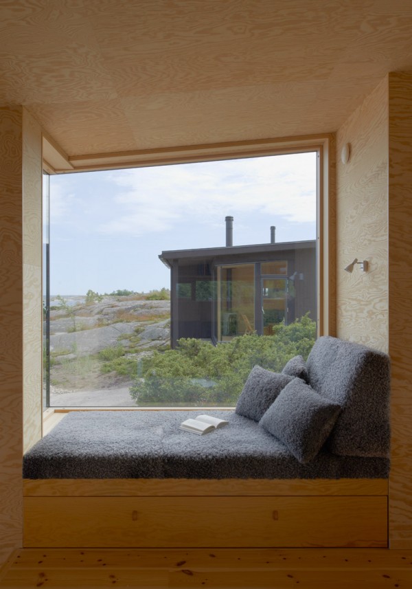 Small houses far out in the archipelago of Stockholm by Margen Wigow Arkitektkontor