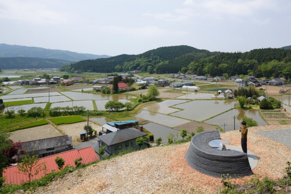 Stone memorial by Koishikawa Architects