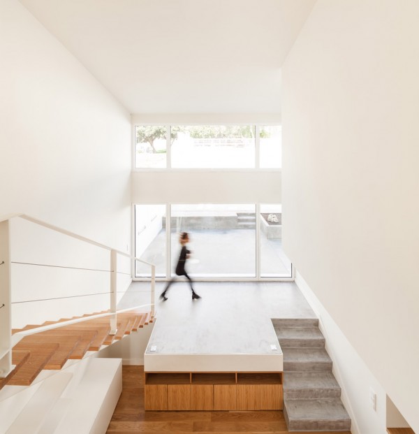 Terras 8 house by Colectivo Cais