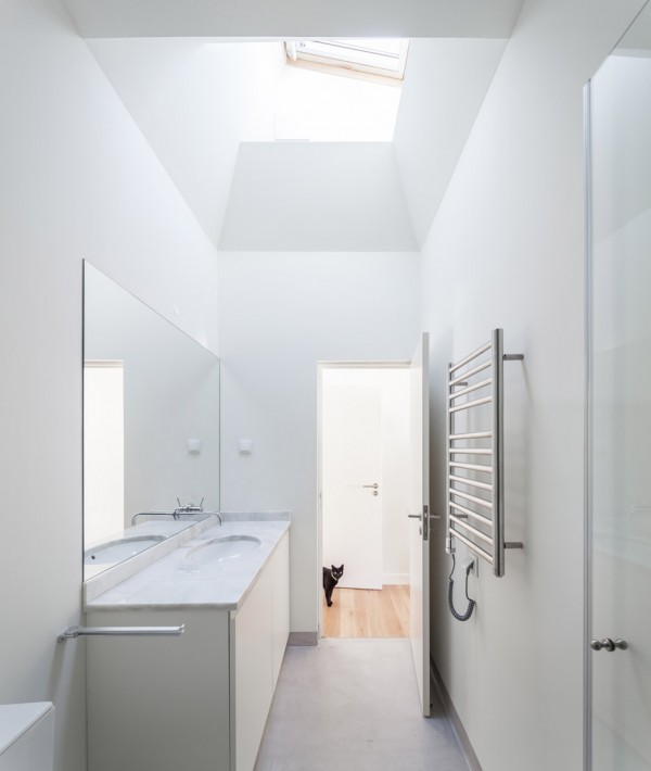 Terras 8 house by Colectivo Cais