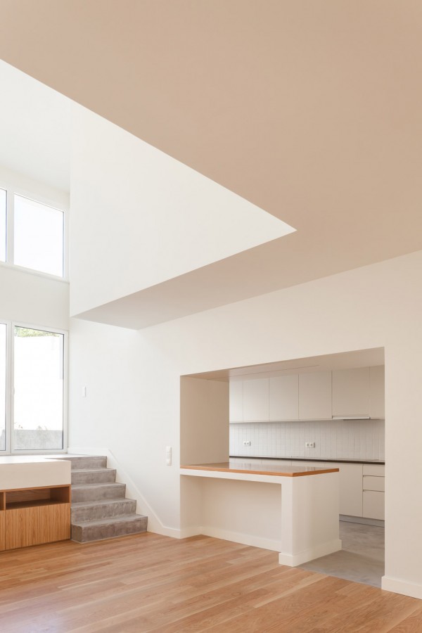 Terras 8 house by Colectivo Cais