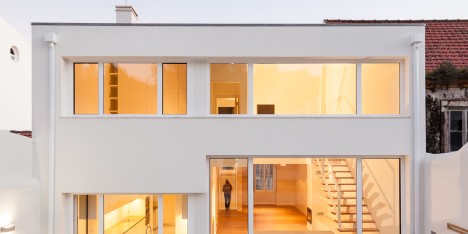 Terras 8 house by Colectivo Cais